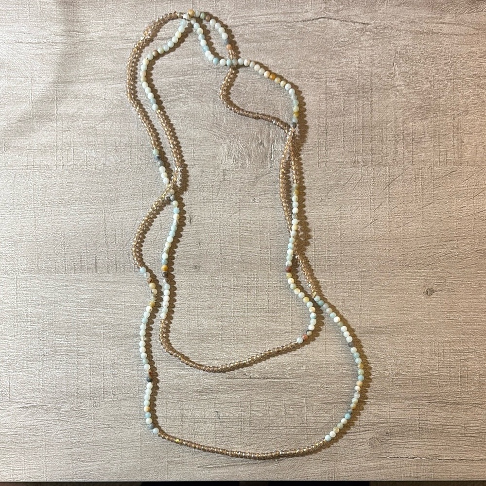 Elegant Beaded Necklace - Gold and Cream